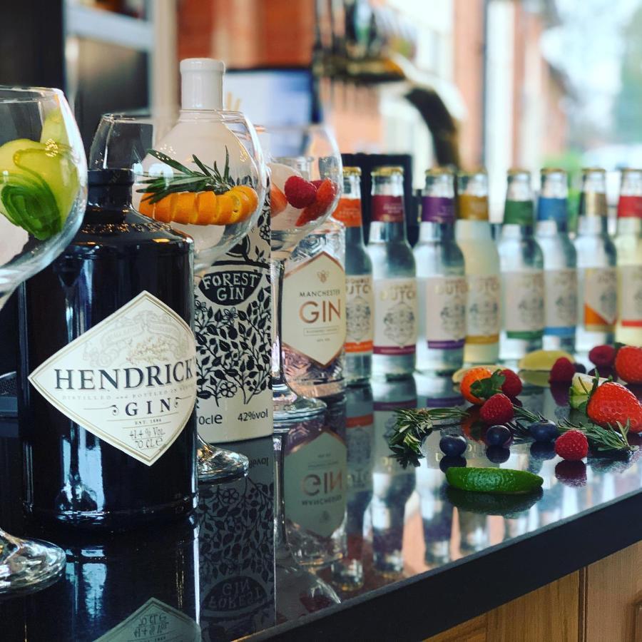 The Wheatsheaf Hotel, Sandbach Eksteriør billede Hendrick's Gin